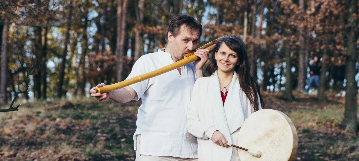Zpívání manter v Roztěži